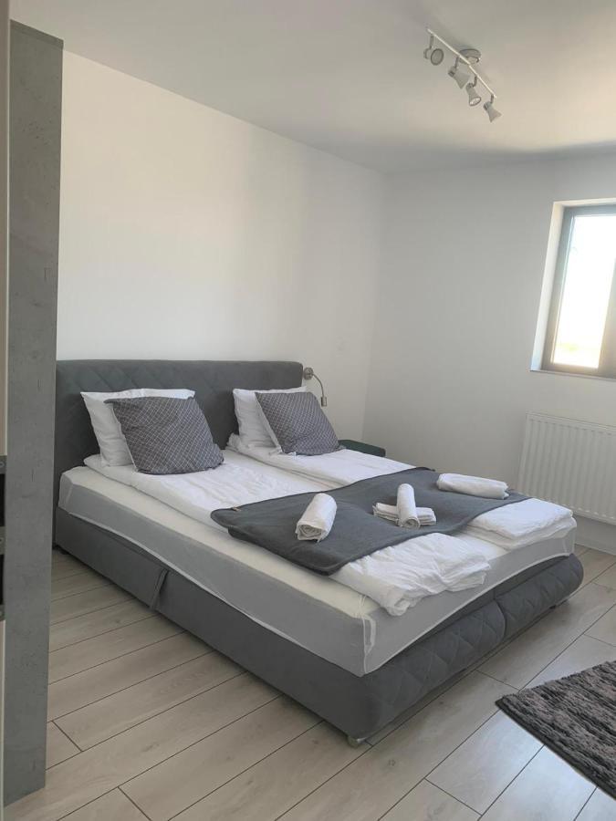Apartalux Oradea Apartment Bagian luar foto